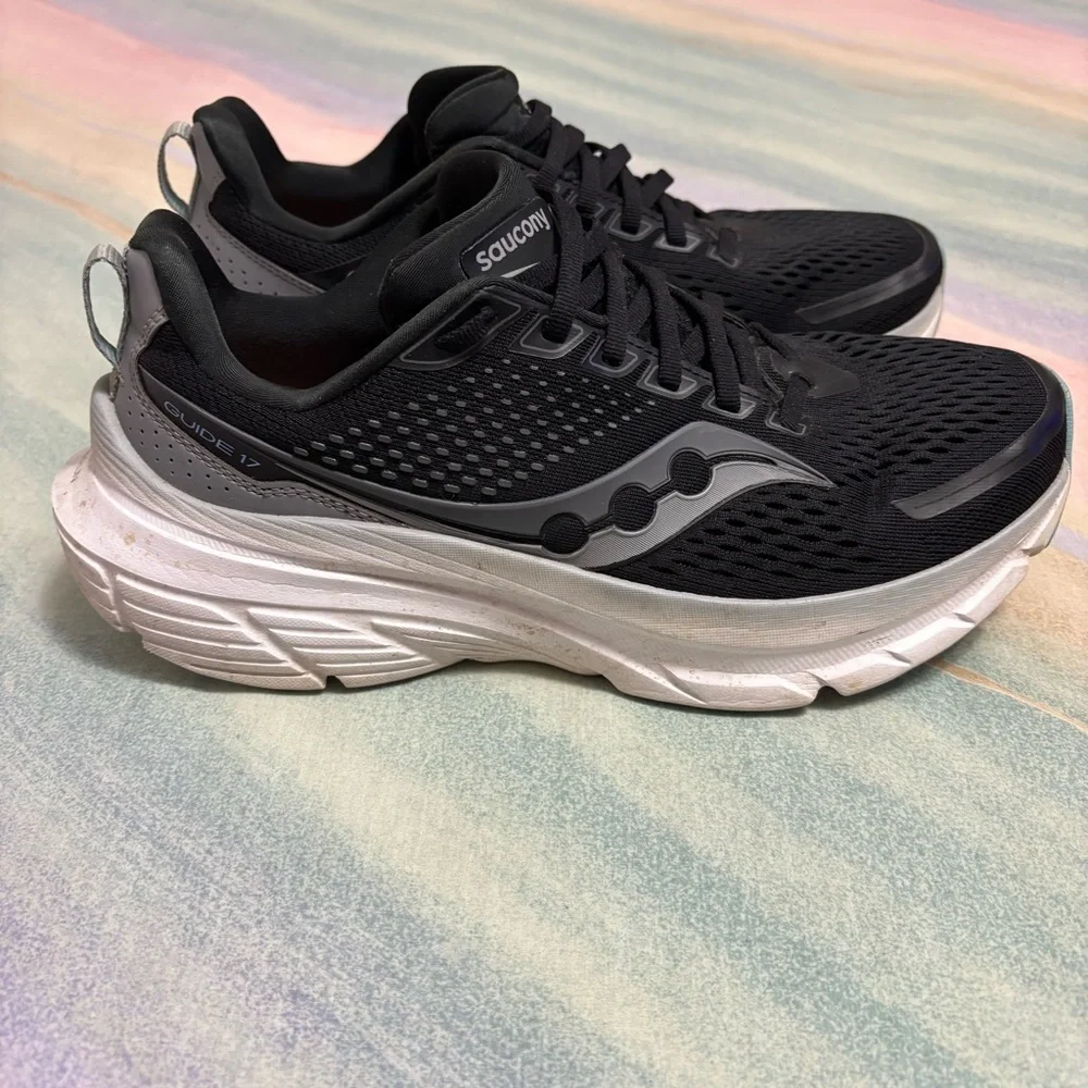 Saucony Guide 17 Women's Running Shoe * Size: 9.5